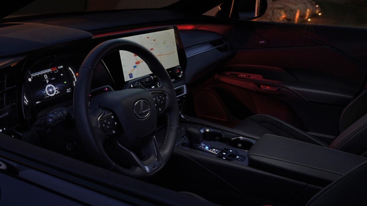 Cockpit van de nieuwe Lexus RX